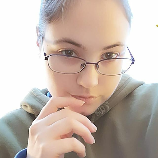 Boo. XD. Cleverly disguised behind my finger is a bug bite which I didn't notice until I actually started talking sooner photos today. Lol. Literally climb out of bed and don't bother with a mirror most days. 😜 https://t.co/97oHyNkHJf https://t.co/w1c8C8SoqT