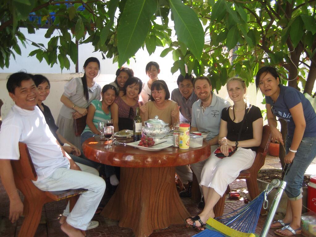 Tango_Fronteras's tweet photo. Happy international volunteering day! 8 years ago, Chris and I began our journey into international development with some voluntary work in Cambodia and it changed our lives forever. Happy #volunteering https://t.co/x2MBgsXBbr