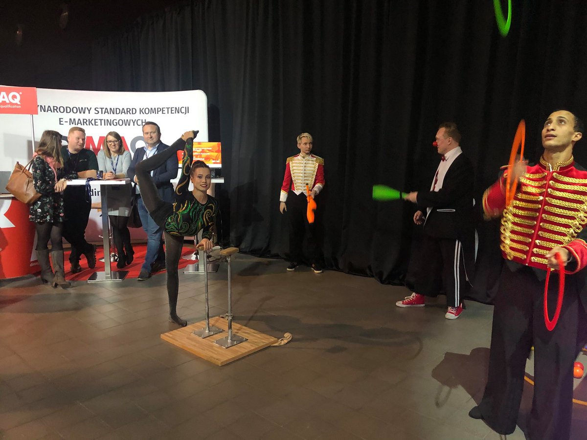 IABPolska's tweet photo. Czasem oprócz organizowania własnych wydarzeń, jesteśmy też obecni na innych wartościowych wydarzeniach💪 Dziś ze stoiskiem #DIMAQ i #IABPolska gościmy na NextM. #GroupM za zaproszenie i czekamy na Was na naszym stoisku w najlepszym miejscu, tuż obok cyrkowej ekipy https://t.co/lgYLkg4Pfs