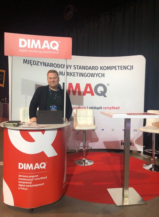 IABPolska's tweet photo. Czasem oprócz organizowania własnych wydarzeń, jesteśmy też obecni na innych wartościowych wydarzeniach💪 Dziś ze stoiskiem #DIMAQ i #IABPolska gościmy na NextM. #GroupM za zaproszenie i czekamy na Was na naszym stoisku w najlepszym miejscu, tuż obok cyrkowej ekipy https://t.co/lgYLkg4Pfs