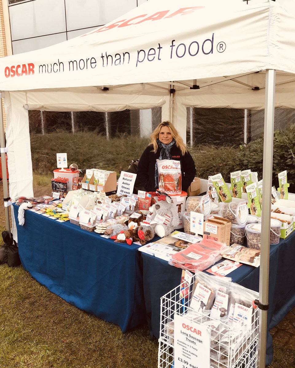 AlexOscarPet's tweet photo. All set up for #BBPChristmasFun ! Come and say hello at our @OscarPetFoods stand.  Lots of lovely Christmas pressies, treats and toys. 🐶🐾🐾😺🎅🏻🎄 https://t.co/5da1bzwsvE