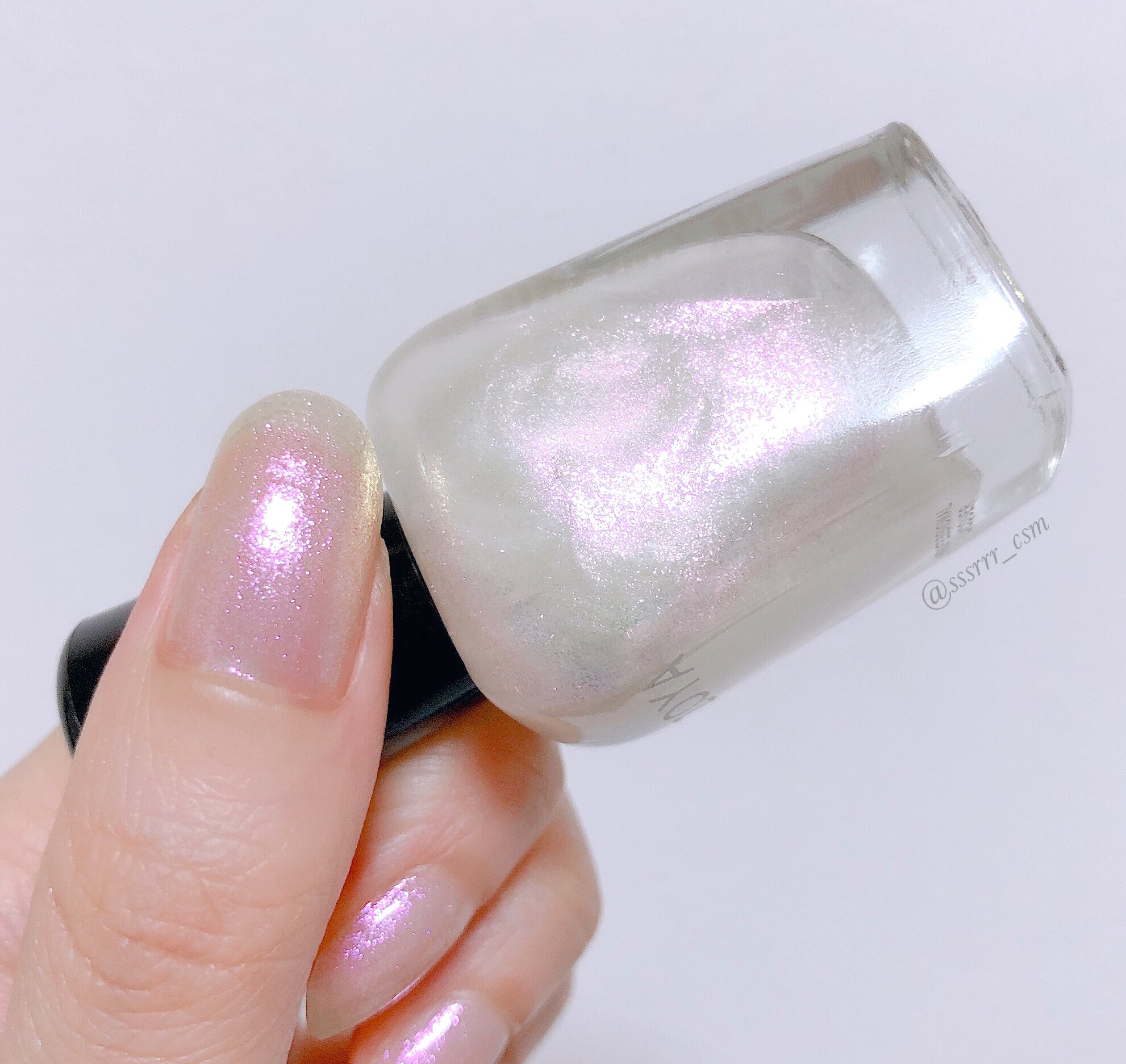 おいも 爪先に纏うキラキラの魔法とは Zoya Zp5 Leia ひと塗りするだけでピンクのヴェールがかかって本当に可愛くなる トップコート無しでもザラつかずキラキラ 他のネイルに重ねれば一気に華やかになるからおすすめ この紫がかったピンクラメ おいも 爪先に纏うキラキラの魔法とは Zoya Zp5 Leia ひと塗りするだけでピンクのヴェールがかかって本当に可愛くなる トップコート無しでもザラつかずキラキラ 他のネイルに重ねれば一気に華やかになるからおすすめ この紫がかったピンクラメ