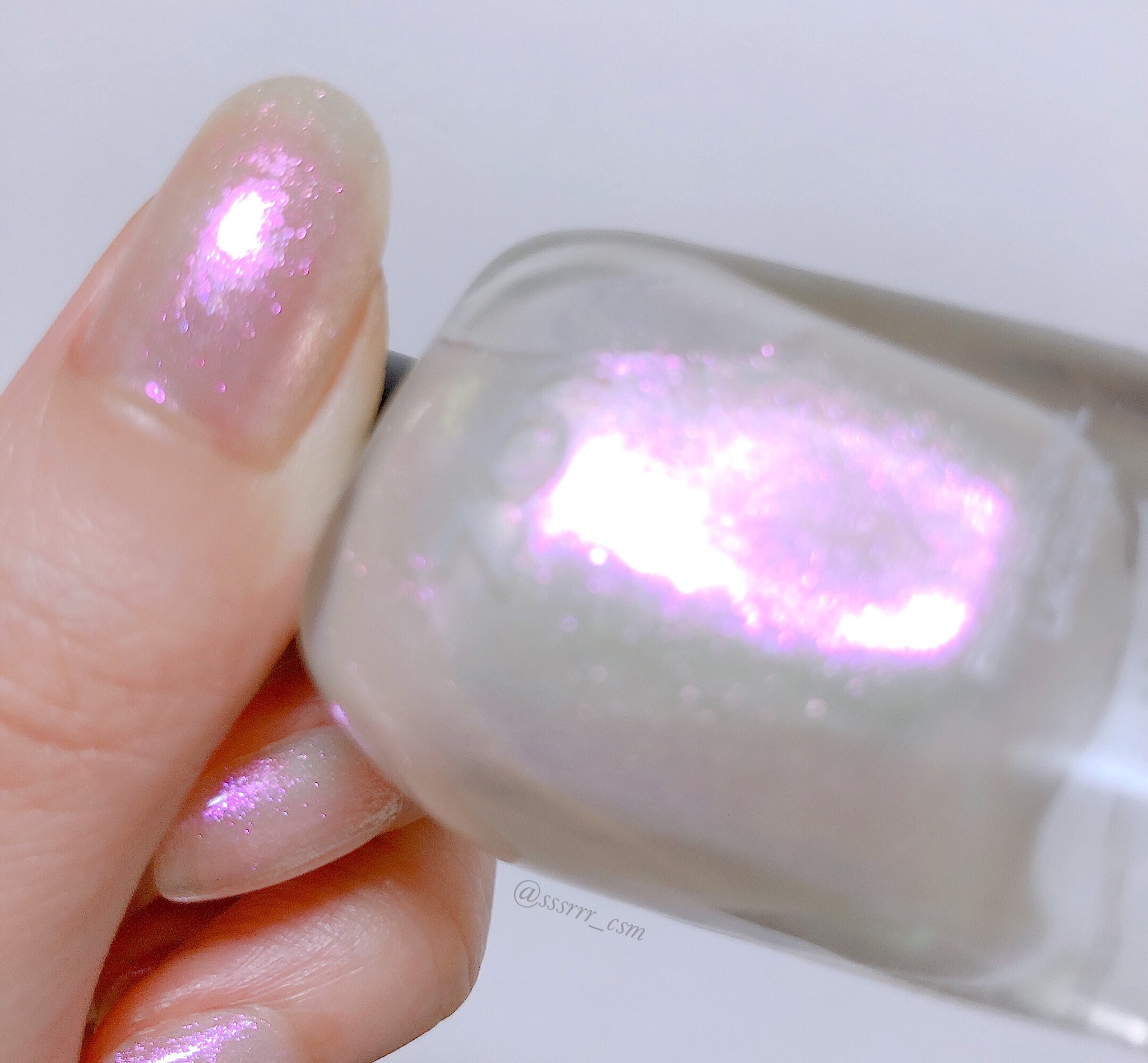 おいも 爪先に纏うキラキラの魔法とは Zoya Zp5 Leia ひと塗りするだけでピンクのヴェールがかかって本当に可愛くなる トップコート無しでもザラつかずキラキラ 他のネイルに重ねれば一気に華やかになるからおすすめ この紫がかったピンクラメ おいも 爪先に纏うキラキラの魔法とは Zoya Zp5 Leia ひと塗りするだけでピンクのヴェールがかかって本当に可愛くなる トップコート無しでもザラつかずキラキラ 他のネイルに重ねれば一気に華やかになるからおすすめ この紫がかったピンクラメ