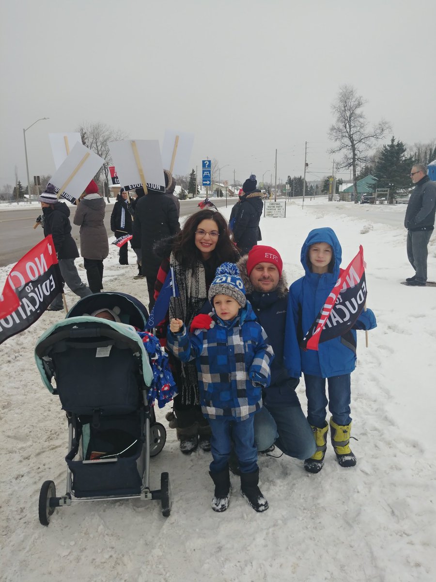 EtfoSuperior's tweet photo. Terrace Bay #ETFO in solidarity #OSSTF https://t.co/PXWfW7KsgD