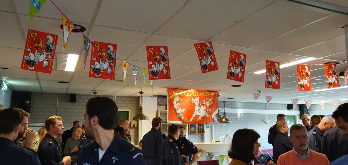 dirk_ooms's tweet photo. Geslaagd sinterklaasfeest in gebouw IJsduiker, namens de Sint, bedankt voor de grote opkomst! https://t.co/kLxmf4Mp6z