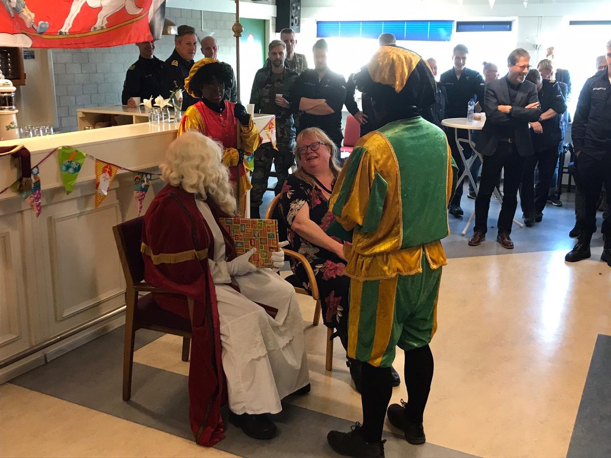 Geslaagd sinterklaasfeest in gebouw IJsduiker, namens de Sint, bedankt voor de grote opkomst!