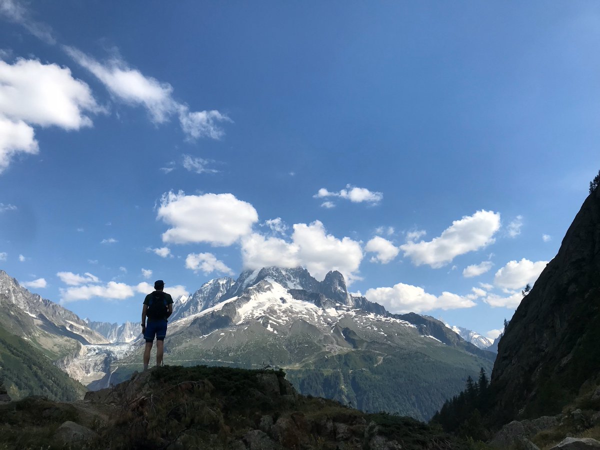 everydayxplore's tweet photo. Ever thought about running 170km around Mont Blanc (you won't regret it!) then you might want to read this: 👇
https://t.co/b3mIAA3Jnm
Cheering insects, 3 countries, 1 lost jacket, and all the ups and down of a 4 day mountain running adventure.
#everydayexploring https://t.co/l4oQEBSIrO