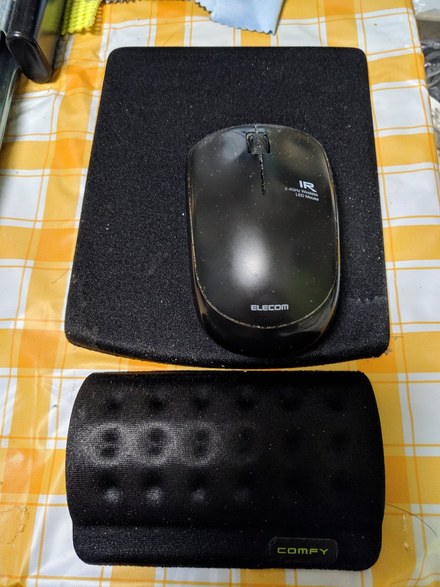 どらいぶっ 届いたと言うことで今まで使ってたマウスパッドから新しいリリスパのマウスパッドにチェンジ しかしそれ故に少し厚みがあるのかなと思ったらまさか薄いとは思わなくてちょっと驚いてしまった