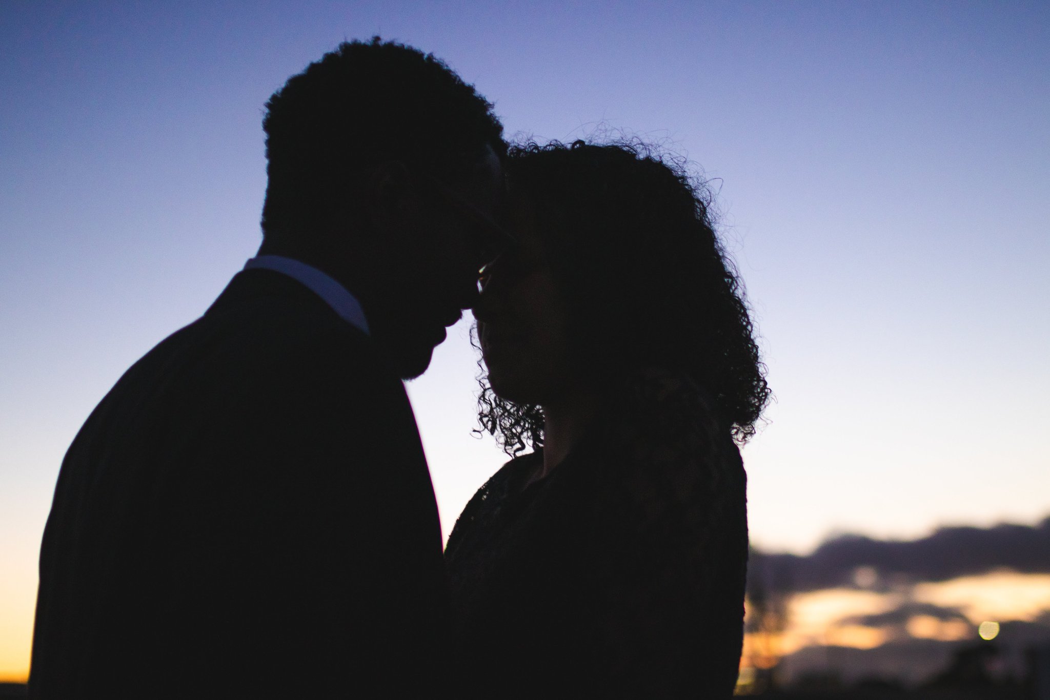 てるてる 空が綺麗で二人も素敵で 絶対シルエットやばいぞこれ って衝動で撮らせてもらった エモいってこういう事なのか ほわんっとしか理解出来てないw Canon Eos 80d Sigma 35mm F1 4 Dg Art Teru Photo Time マタニティフォト カップル