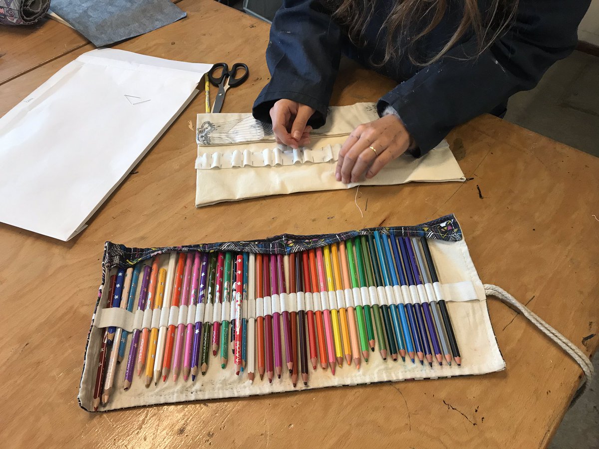 Bij Creativiteit en Design maken de leerlingen hun eigen etui #creativeeducation
