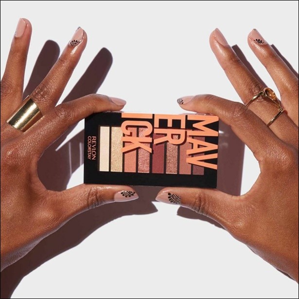 RevlonIndia's tweet photo. Grab the oh-so-pretty shades of warm winter, in the #LooksBook Eye Shadow Palette – Maverick.
When are you getting yours? 💗 https://t.co/WJdA8HURxa