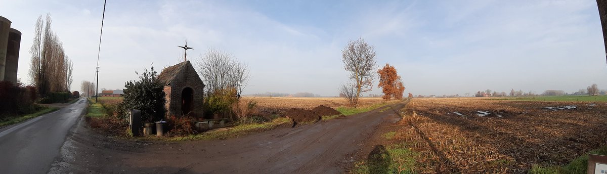 degryse_jean's tweet photo. Ergens tssn #igmaldegem en #Oedelem 0° #vrtweer #rodeneus #insta #Sinterklaas #ZwartePiet #wittepiet #gelepiet #zottepiet https://t.co/uHde2Dam0t
