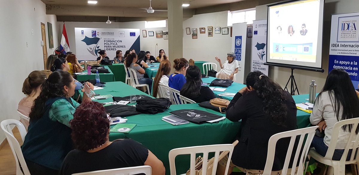 Genero_JE's tweet image. Historia Política del Paraguay, fue el módulo desarrollado por la Historiadora Milda Rivarola en la jornada de ayer. 
La Escuela de Formación Política para Mujeres Líderes de Caaguazú continúa hoy con el módulo Marco Normativo y Sistema Político Paraguayo.
#SevoslaProtagonista