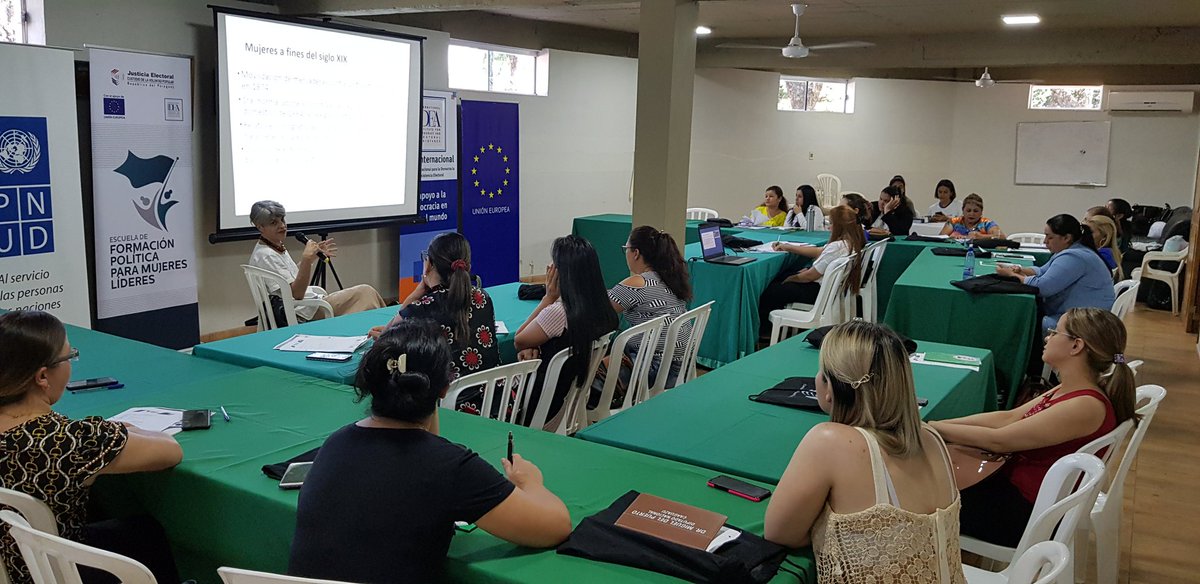 Genero_JE's tweet image. Historia Política del Paraguay, fue el módulo desarrollado por la Historiadora Milda Rivarola en la jornada de ayer. 
La Escuela de Formación Política para Mujeres Líderes de Caaguazú continúa hoy con el módulo Marco Normativo y Sistema Político Paraguayo.
#SevoslaProtagonista