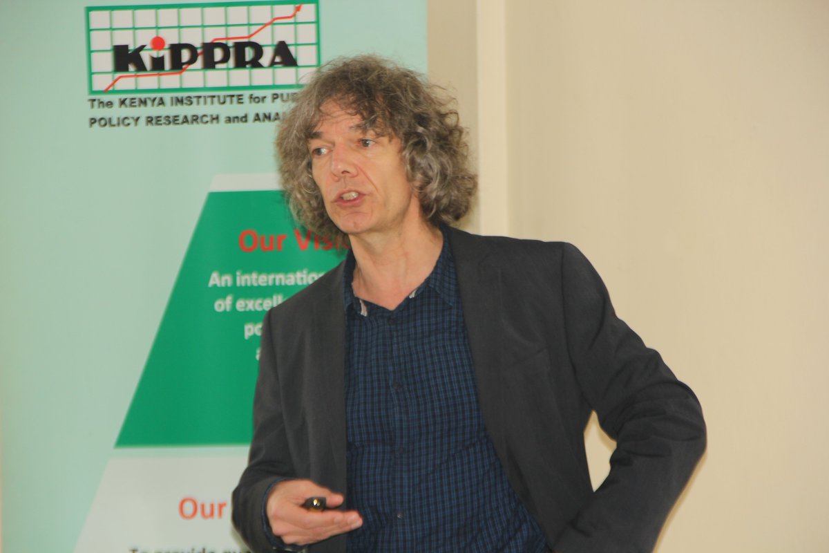 KIPPRAKENYA's tweet image. What is the difference between Prospective evaluation and Retrospective evaluation??
@robertlensink taking #KIPPRA staff through the 1st day of the training.
#Financialinclusion #FInancialreforms 
#ResearchandFintechinclusion @CGFSOAS @DesireKanga @isoumare