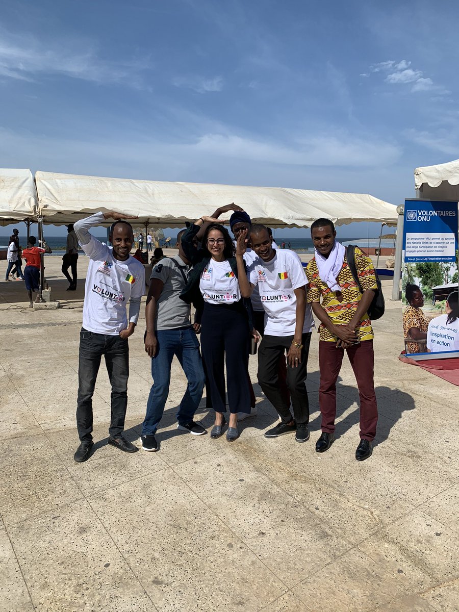#EqualizerChallenge attempt for #IVD2019 with our #DAFI @UNVolunteers crew in Dakar. From refugees 2 agent of positive change. UNV is proud to promote inclusion to the UN workforce thanks 2 @UNHCRWestAfrica engagement for innovative durable solutions. #volunteer4Inclusion
