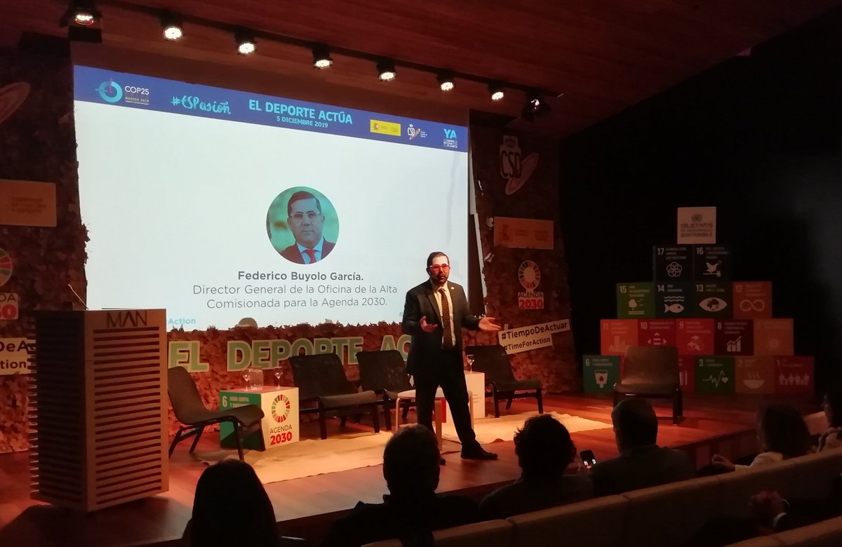 deportegob's tweet photo. 📗 Nos cuenta la @Agenda2030Esp  el Director General de la Oficina del Alto Comisionado, @fbuyolo.

El objetivo fundamental de esta agenda es cómo transformamos el mundo para que nadie se quede atrás.

#DeporteActúa #COP25 https://t.co/o7Uqtdo8dc