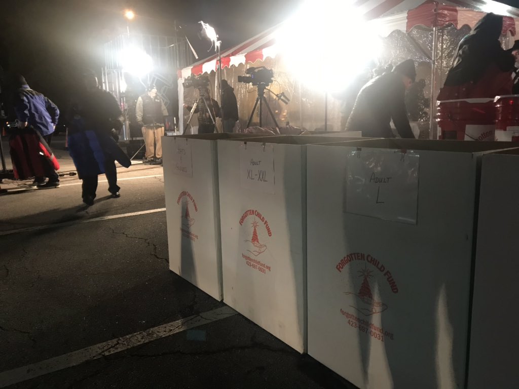 79ngayle's tweet photo. We are here at @HamiltonPlaceTN for Coats for Kids! Come on down and help a child in need. #CFK2019 #SinclairCares https://t.co/E8aqKlAuFj