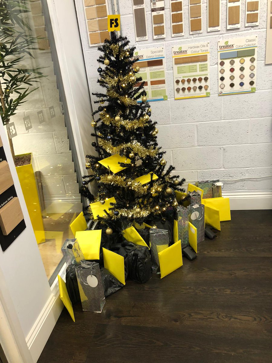 FloorstockLtd's tweet photo. More Christmas offers.......... - https://t.co/K3eneDG1Vb https://t.co/NiOeDvg0Co