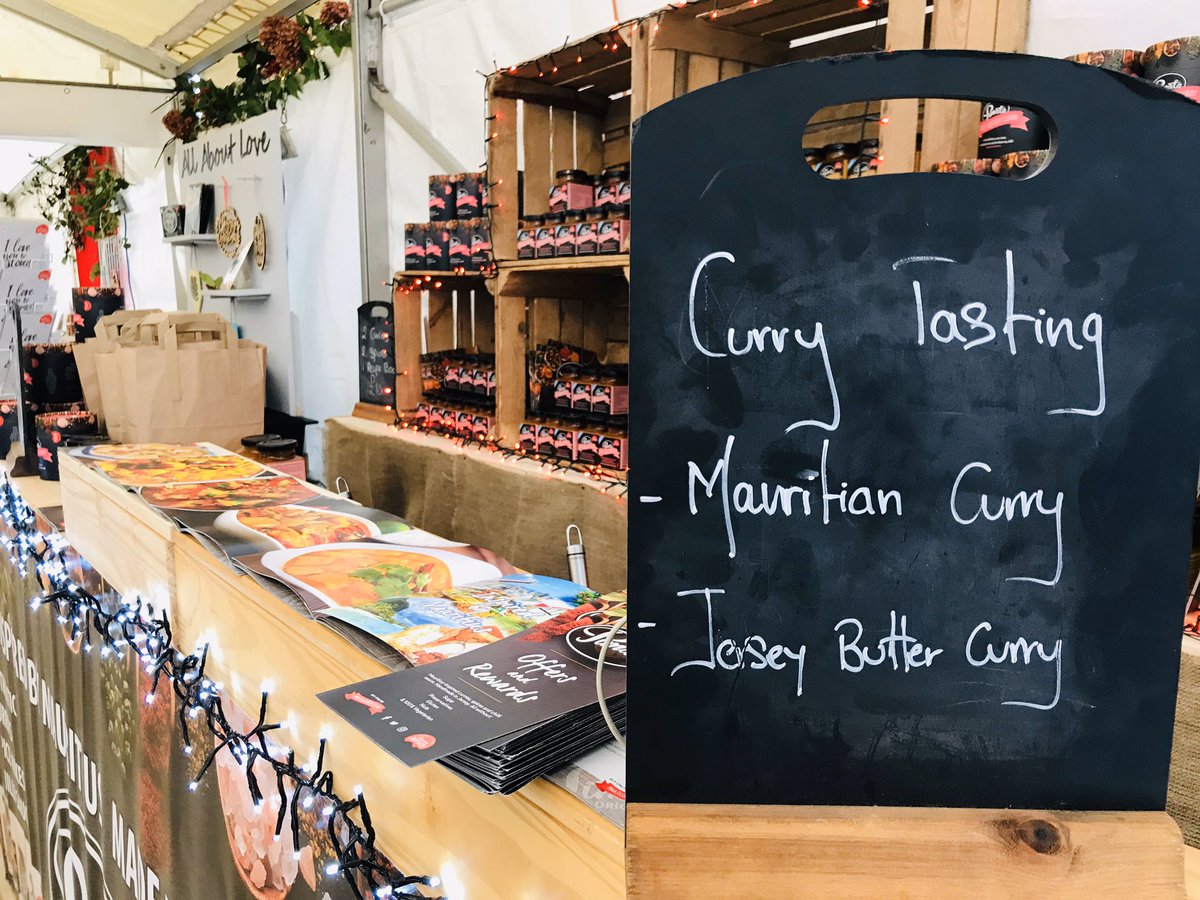 PimataSauce's tweet photo. At Simply Christmas till Sunday.  Late night shopping today till 8pm -The Royal Square, st Helier https://t.co/7pJZ9XkpHH