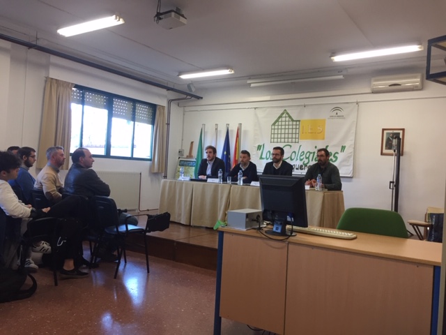 IColegiales's tweet photo. Hoy estamos de celebración en el centro. Nos han acompañado para este gran evento cuatro políticos de altura: Francisco Calderón, Francisco Matas, José Manuel Puche y Juan Rosas que nos han ayudado a transmitir a nuestro alumnado la esencia de la Carta Magna, Muchísimas gracias. https://t.co/YSXNOnmNr9