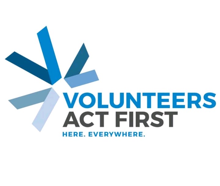 Army4Dev's tweet photo. Happy International Volunteers Day to our team members and every person who accentuates our work in education, peace building and youth development. 

Because you are, we are ❤👬👭

#Volunteers 
#InternationalVolunteerDay
#volunteer4inclusion 
#volunteers https://t.co/gIP4MLc2V1