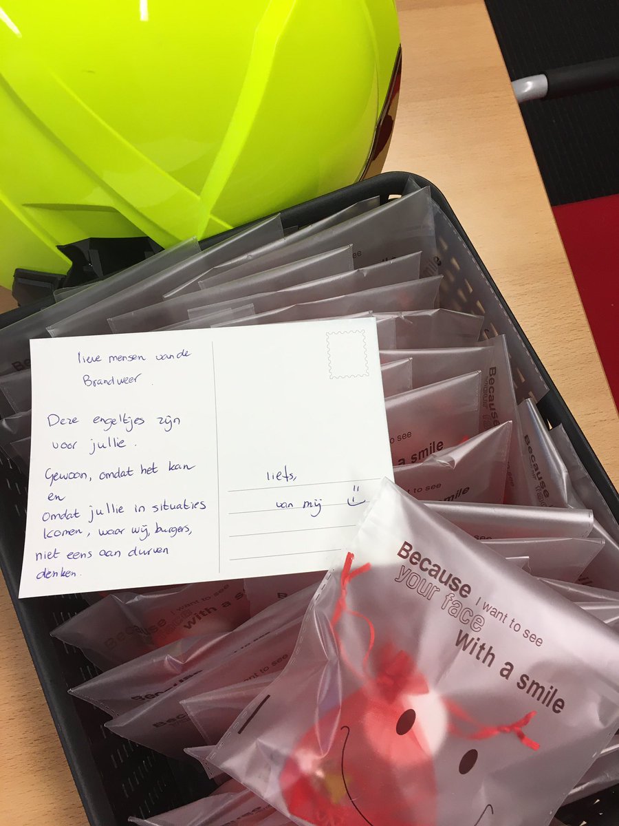 Frank_Kuntz's tweet photo. 50 engeltjes voor de ‘lieve mensen van de #brandweer’. Omdat jullie in in situaties komen, waar wij burgers niet eens aan durven denken! Deze geweldige blijk van waardering werd vandaag bij @VrZW afgegeven, en daar worden wij dan weer stil van. #samenvoorveilig https://t.co/4VPLZ2fJos