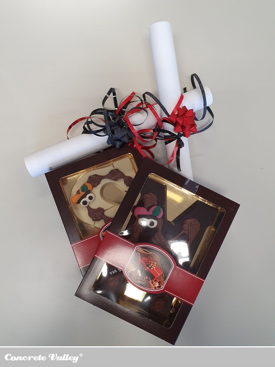 Wie zoet is krijgt lekkers🍫. Als dank voor het harde werk en de inzet van alle betrokken medewerkers heeft de #Sint voor iedereen iets lekkers achter gelaten.