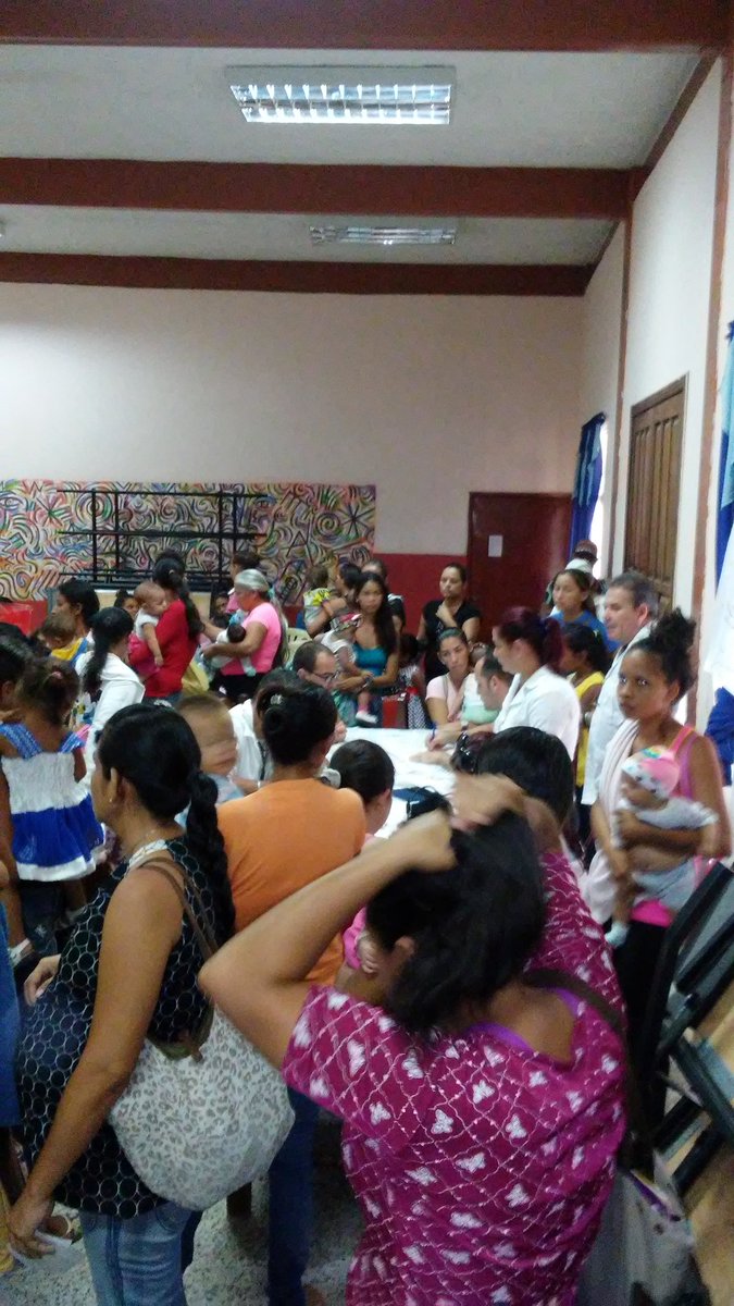 YanisleidisB's tweet photo. Brigada Medica Cubana del Cdi Nueva Bolivia  realizando Jornada Medica en apoyo al pueblo venezolano #CubaPorLaSalud #Cubacooperave https://t.co/gdFrnd5sFd