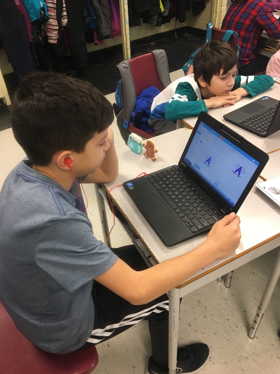 MrsOhinski's tweet photo. Getting a head start and trying our first project for coding in our grade 4/5 class today! We are “Animating our Names” today as we prepare for Hour of Code next week! @StJosephDPCDSB @DPTechTeam #DPcodes https://t.co/RqTnnA81dD