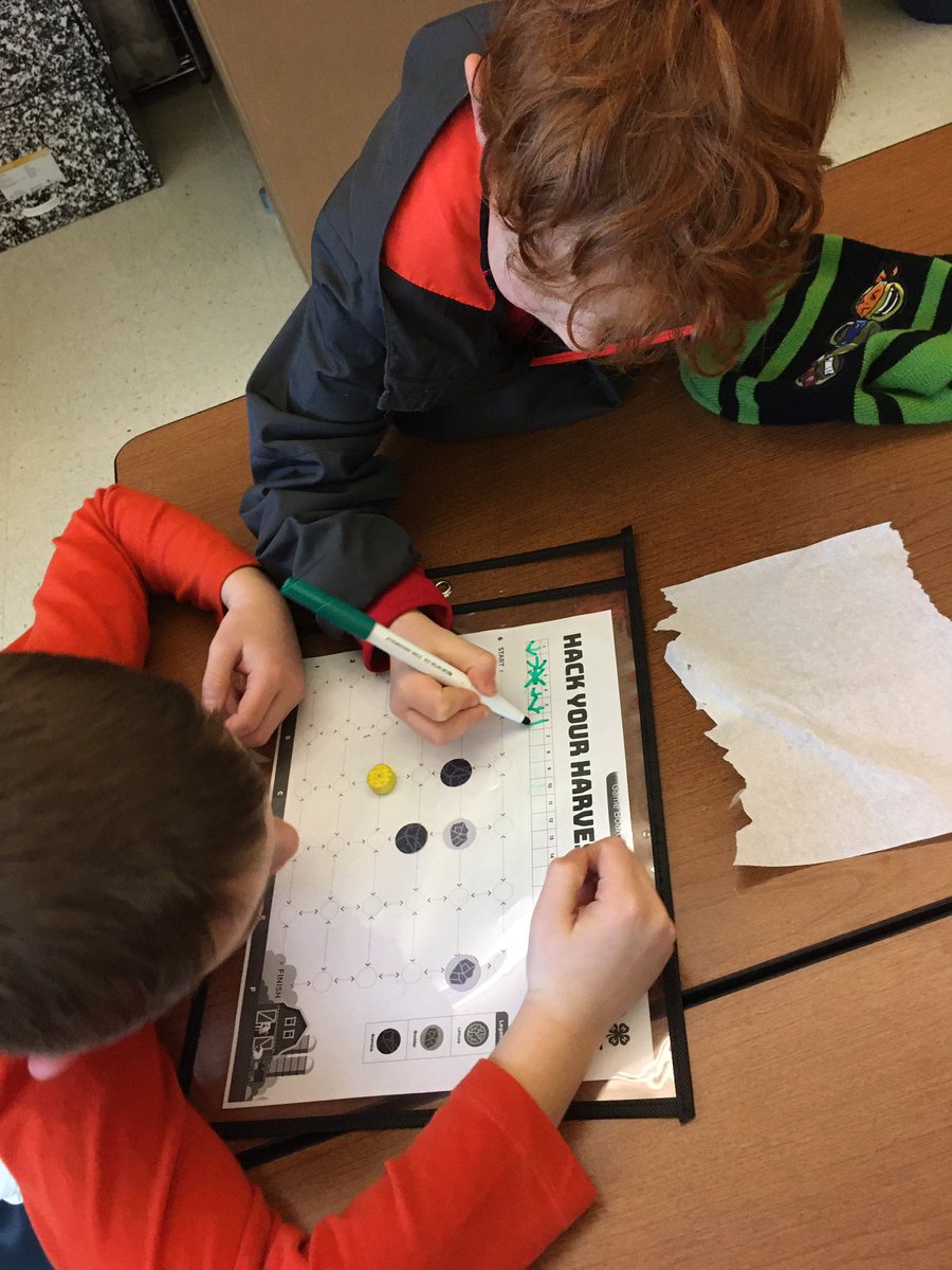 EastwoodBears's tweet image. We’re getting a jump start on Computer Science week with some online and offline activities with 1st grade.  @4H Game Changers &amp;amp; @kodable #CS4WV