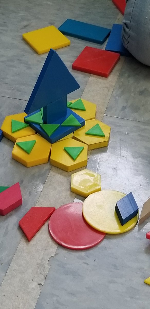 DebKimmelman's tweet photo. From basic to creative...STEM! @ellen_oneill @southoldelem @MrsH_Teaches2 @monicarowsom1 https://t.co/RXjJjNJuml