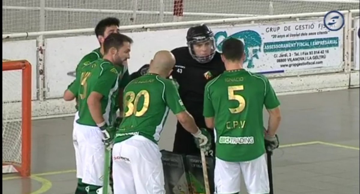 Ajuntar i encoratjar a l'equip després d'encaixar un gol és l'actitud més positiva i valenta per tirar endavant un partit.
Això és sortir de la zona de confort gestionar rols i fer pasos endavant 🎩💚