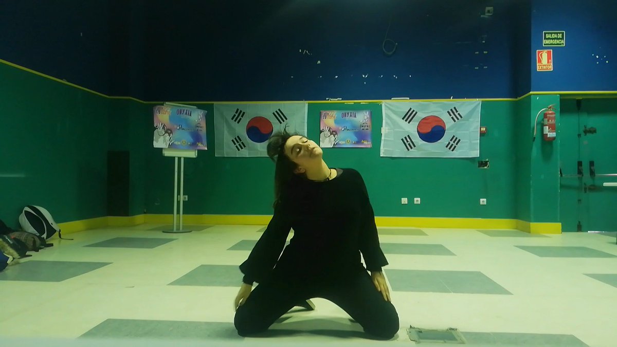 AsoOnyxia's tweet photo. ▶️Enlace en la bio ~ . Nuevos videos en Youtube!
15:00 tendremos el vídeo de #weasley .
17:00 tendremos el vídeo de #sxyxcx_my93
19:00 tendremos el vídeo de #kxgx_jfw y #_SayItLoud_ (Energy)
21:00 tendremos el vídeo de #alex .
#onyxiazone especial Corea 🇰🇷 https://t.co/fzW97zPdiU