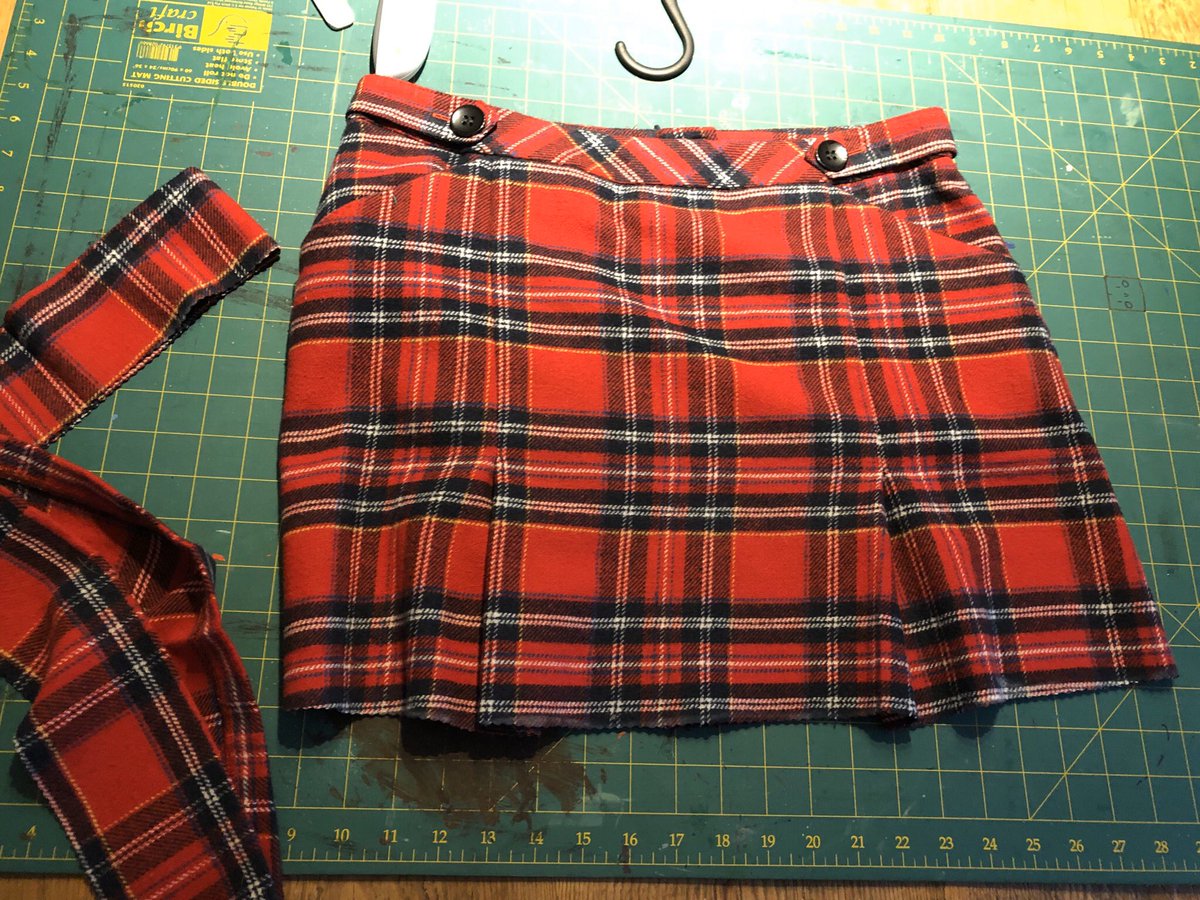 EHowellsdesigns's tweet photo. Sewing machine out! Customisation of #charityshop finds and high street fashion for the teen. #HarrisTweed cushions for @BraeheadHoliday #HappyTeenager #Handmade #makedoandmend #homemade #sewing #lovetartan https://t.co/o6gFjaLvjv