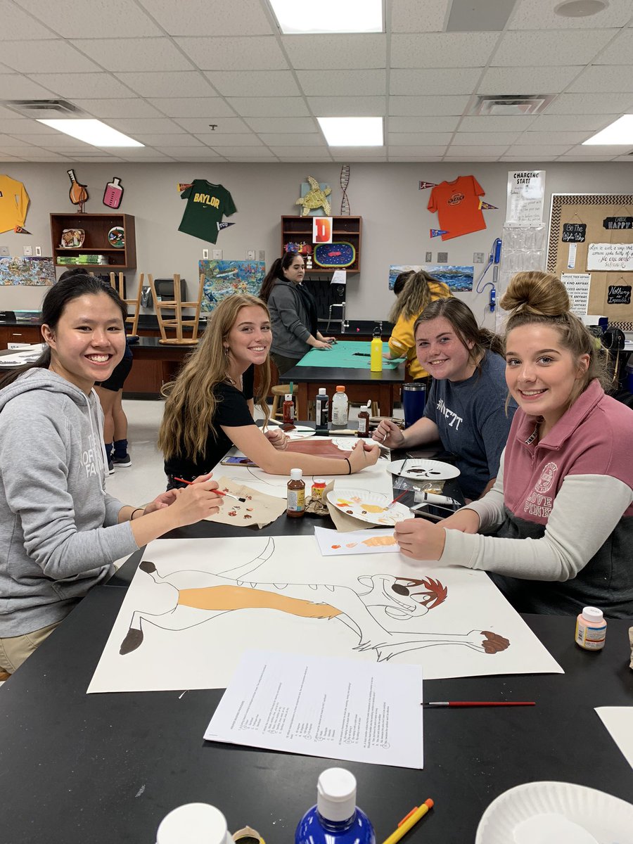 wehsLEO's tweet photo. Happy International LEO Day! I love working with such awesome young people. They shine... that’s why our future is bright! 💡 ☀️ 🌟✨ #thefutureisLEO #weserve #rfl https://t.co/1yn3jEzR3S