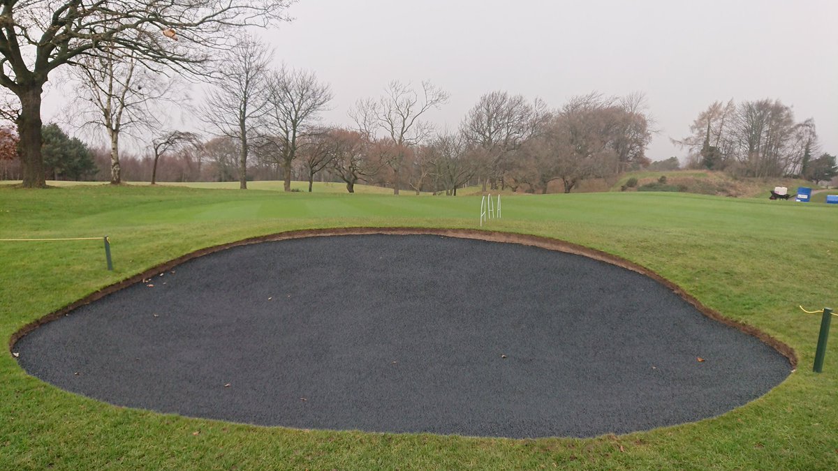 DDSmart71's tweet photo. @Babertonreport @BlinderBunker
Fantastic to see Bunker Blinder installed at 9th and 16th today
#nocontaminationorwashdown😊🏌️👍🏻
# https://t.co/hd8LRl4Uxj