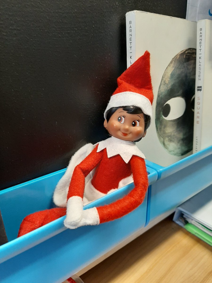 sprinklestheelf's tweet photo. Have you read any good books lately? I'm going to suggest that Mme Benson read you the book Circle by Jon Klassen. I know it's her favourite author! #sprinklestheelf #sprinklesbuttonmcglitterface https://t.co/NXHlXwBKoD