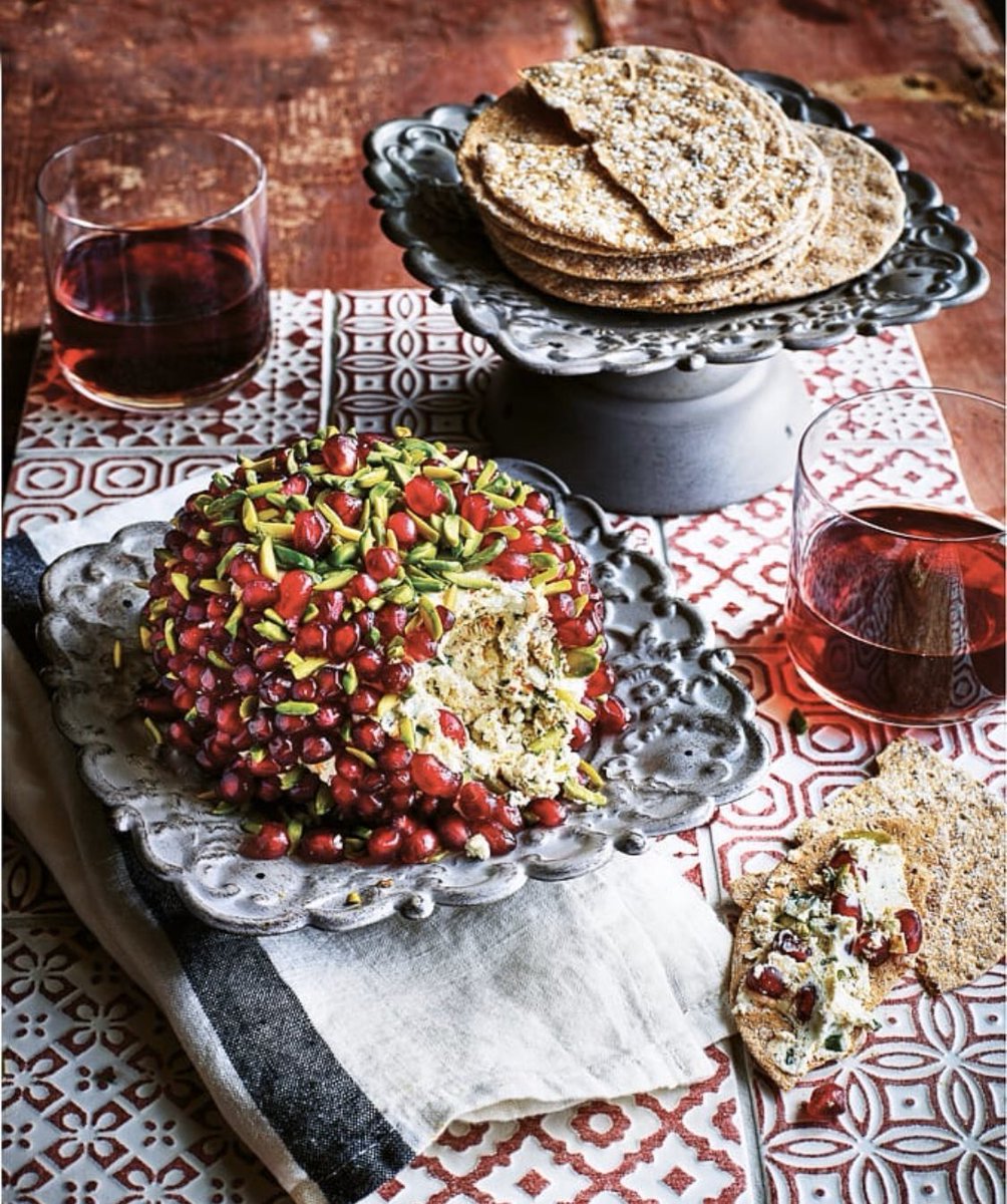 A little bit of Persian inspiration from Sabrina Ghayour... her stunning cheese ‘Pom Bombe’ centrepiece served with our sourdough Crispbread. Check out her new book ‘Bazaar’.