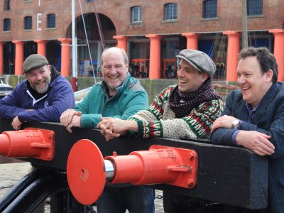 Cleckheaton Folk Festival have started to announce artists for next year's festival - read their news item on Creative Kirklees to find out more  shar.es/a37vvi via @cleckheatonff