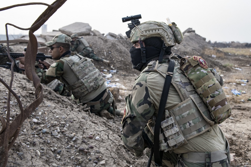 The #MoDQK SMC, an elite @modmiliq force, conducted its first partnered #DefeatDaesh mission with #Coalition #SOF in Tarmiya, Iraq. “They give the Iraqi MOD more capability to raid ISIS remnants,' said BG Yahya Rasool, @IraqiSpoxMOD. More @ inherentresolve.mil/Releases/News-… @CENTCOM