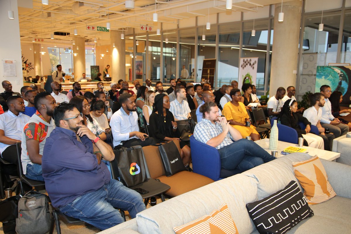 GShapers_JHB's tweet photo. To everyone who supported us at the launch of #ShapingTech, thank you for the rich discussions, engaging exhibitions, and practical solutions💡we hope to all implement in our effort to progress South Africa in the #4IR.
📷:Apex Media https://t.co/jPBrADmCfT