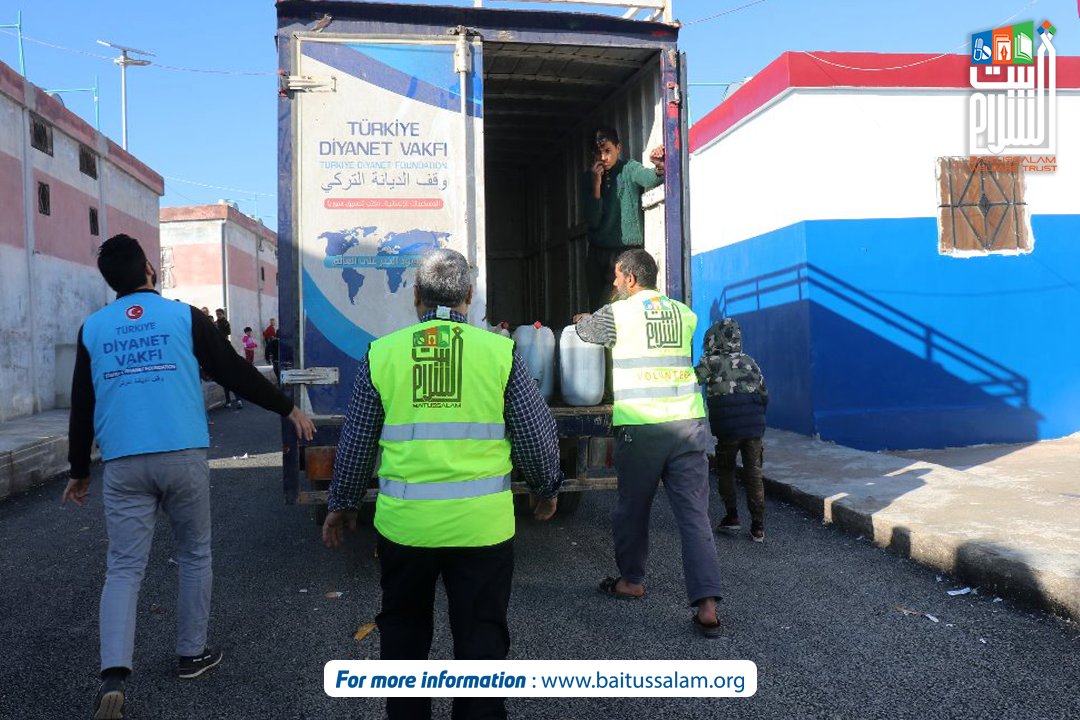 Baitussalam_Org's tweet image. Baitussalam’s volunteers distributing fuel for heaters among Syrian refugees in Iman and Zamzam Camps.

.
.
#RebuildSyria #SupportSyrianChildren #HelpSyria
#education #watersupply #foodbank #shelter #medicalaid #syria
#ambulancesrvice #syrianrefugees #breadplant