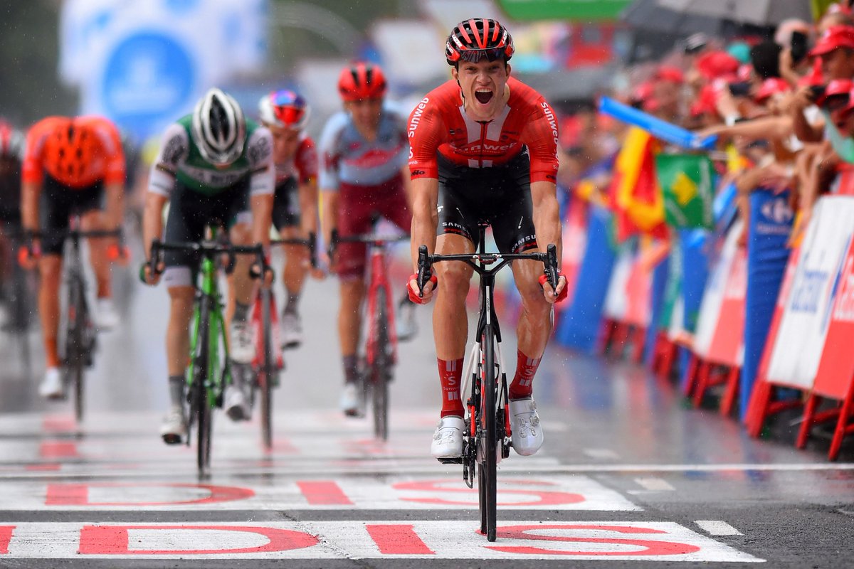 Триатлон олимпийские игры. Бернард триатлон. Плавание велосипед бег триатлон. Патрик ланге триатлон. Симбиоз забега заплыва и велогонка 8 букв.