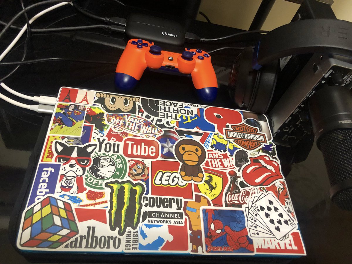 SWINS14's tweet image. ヒカルのMacBookデコってみた🌟
#MacBook #ゲーム実況 #swins #YouTube #YouTuber