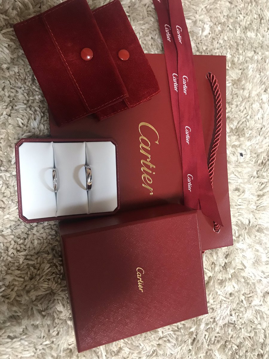 shunhtml's tweet image. 妻が誕生日だったのでプレゼントしました
改めて指輪と、結婚するとき以来のプロポーズですね
今は男の子が1人いるので改めて決意表明とずっと大事にすること守り続けることを約束しました
いつも支えてくれてありがとう
俺と出逢ってくれてありがとう愛してるよ妻！😊
#progate
#codeprep
#カルティエ