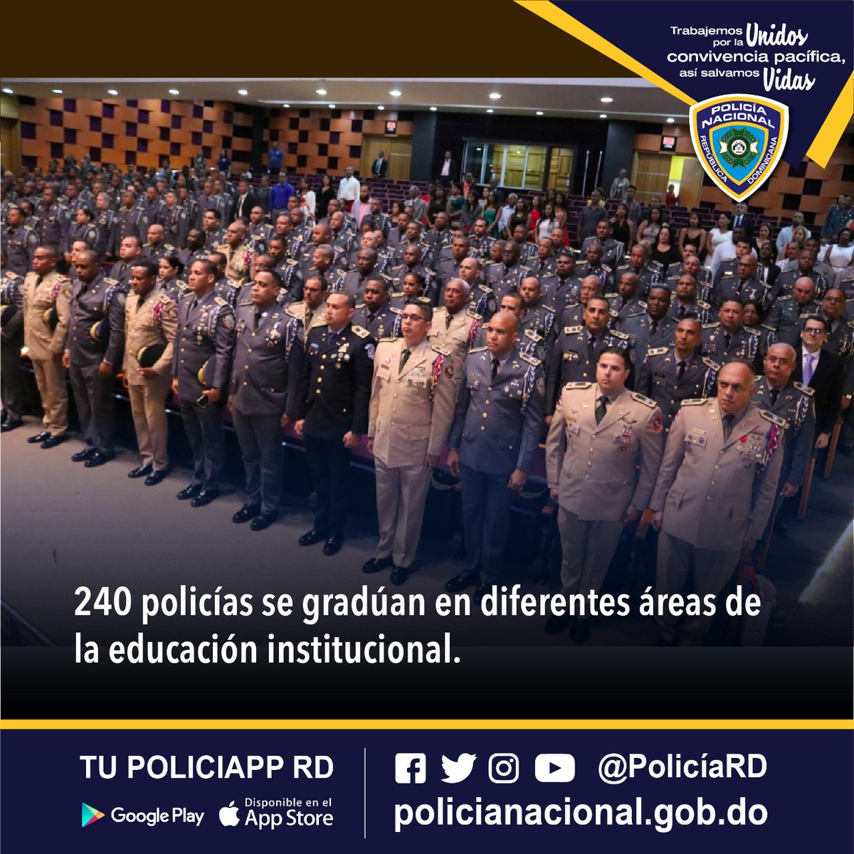 PoliciaRD's tweet photo. #PolicíaRD a través del Instituto Policial de Educación @IPE_PN, celebró el acto de graduación de 240 integrantes de la institución de orden, en diferentes capacitaciones, dirigido a superiores y subalternos. #TransformaciónPolicial  

Detalles: https://t.co/mTIsTh1IcN https://t.co/UGnhg5x2pQ
