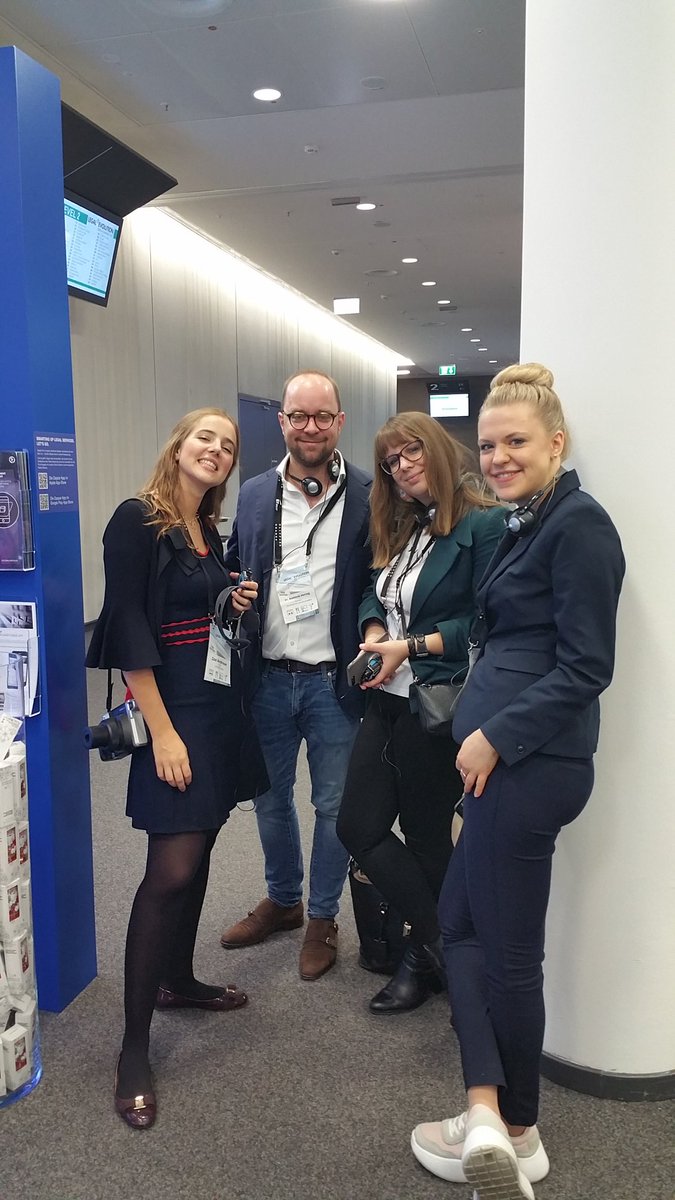#legalrevolution mit <a href="/ZoeAndreae/">Zoë Andreae</a> @RCHTSNWLT <a href="/Akoneira/">Daniella Domokos</a> <a href="/lawfluencerin/">Christina-Maria Leeb</a> bei @CCGermanyPR @LegalRev2019