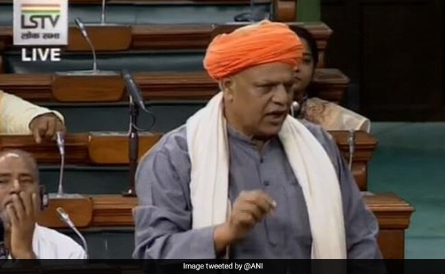 ndtv's tweet photo. "If auto sector is in crisis, why traffic jams?": BJP MP's bizarre claim.
https://t.co/zJQTUMlFtc https://t.co/aMV8AY4I4f