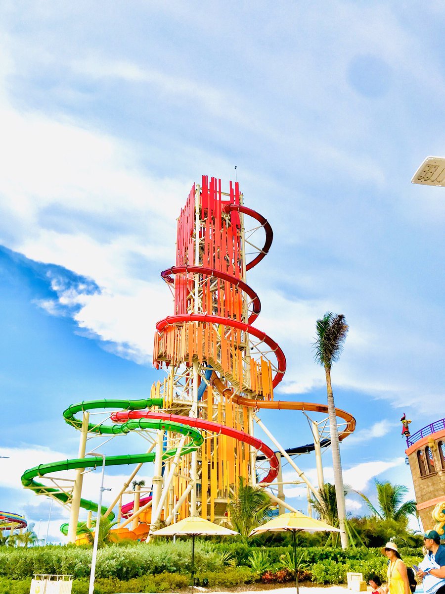 YaidieL's tweet photo. #cococay #Symphonyoftheseas @RoyalCaribbean  🌴☀️😍 https://t.co/zv7HdEMjVn
